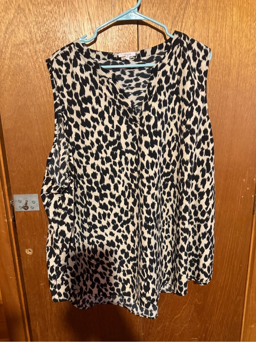 Maurices Black and Cream Sleeveless Leopard Print V-Neck Tank